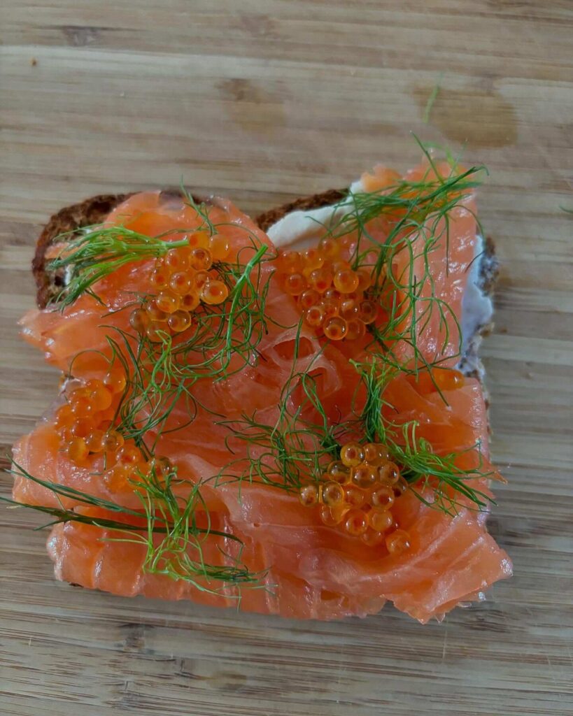 Smoked salmon with smoked salmon roe